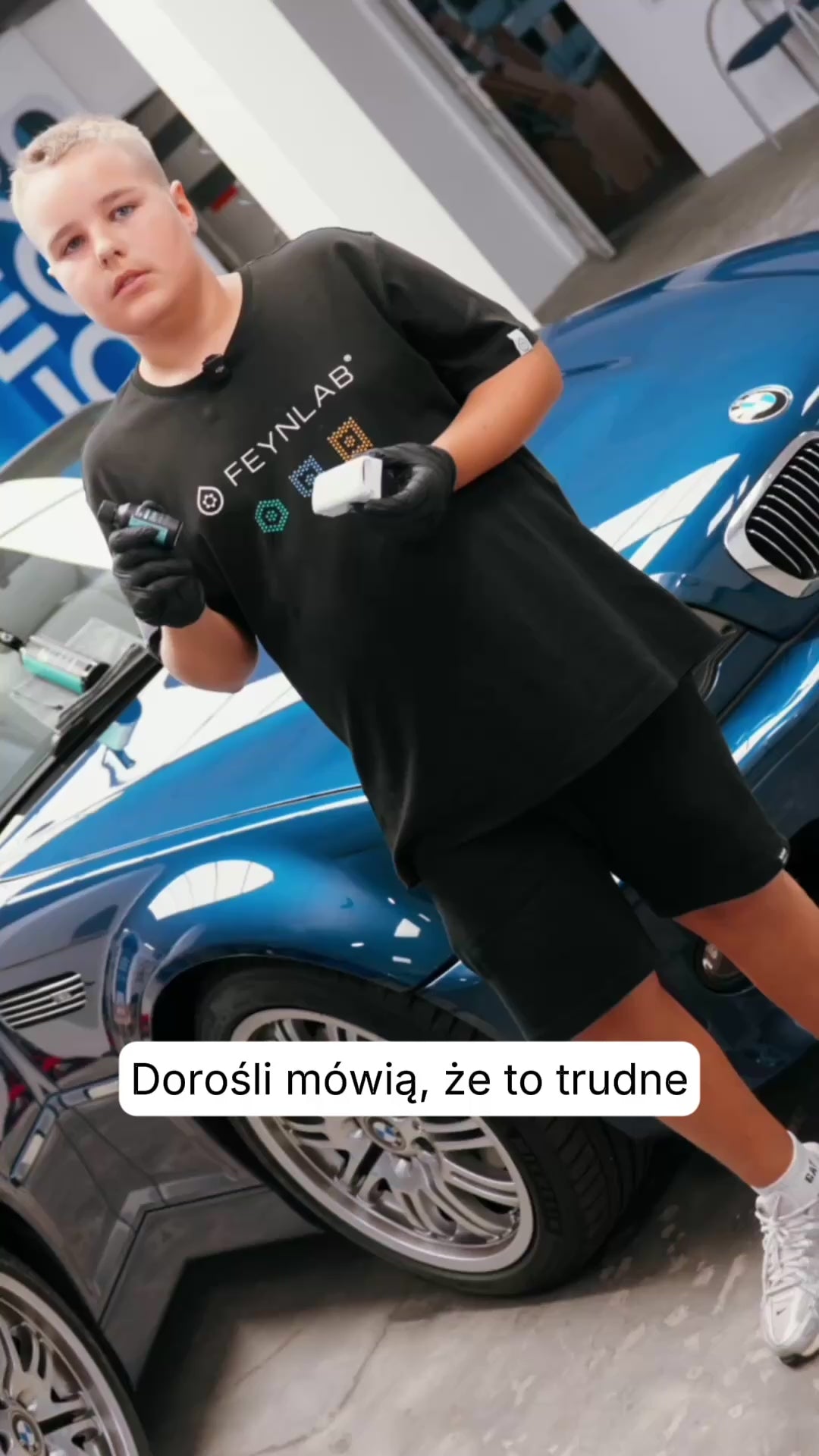 Aplikacja zestawu Ceramic Start krok po kroku: mycie, odtłuszczenie, kilka kropel powłoki, tęcza na lakierze, wycieranie